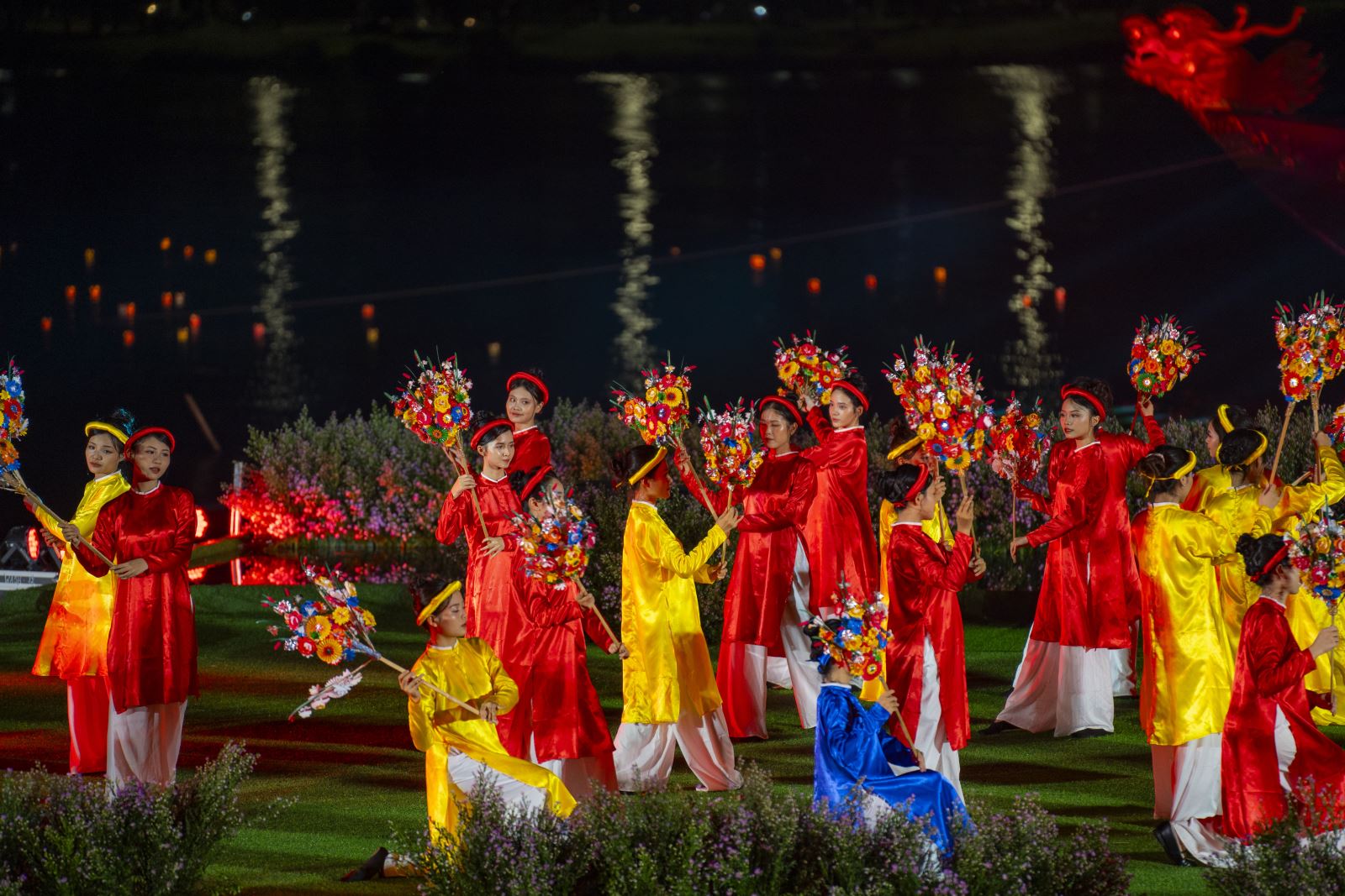 Từ Festival Huế năm 2000 đến nay lễ hội áo dài Huế đã ghi dấu ấn trong lòng công chúng và bạn bè quốc tế.
