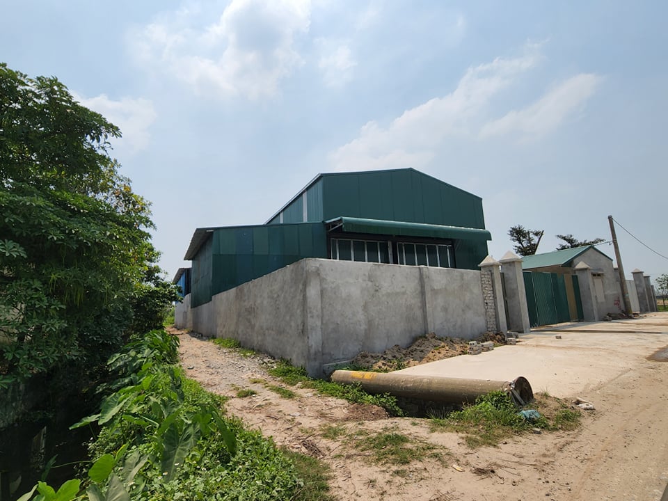 Hàng loạt nhà xưởng xây dựng trên đất nông nghiệp ở xã Minh Cường