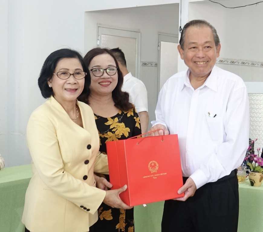 Phó Thủ tướng Trương Hòa Bình thăm Trung tâm nuôi dạy trẻ khuyết tật Võ Hồng Sơn. 