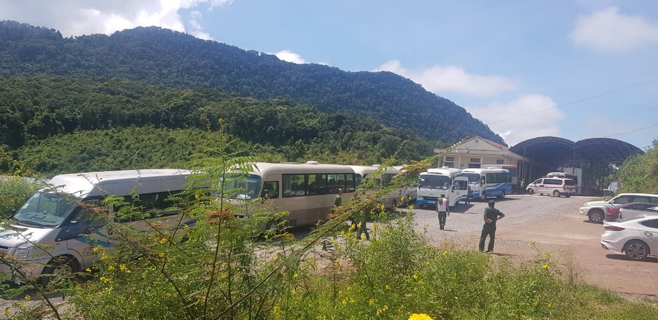 Các em được đưa về khu cách ly T3 tại xã Phú Thượng, huyện Phú Vang, tỉnh Thừa Thiên - Huế để cách ly y tế 14 ngày.