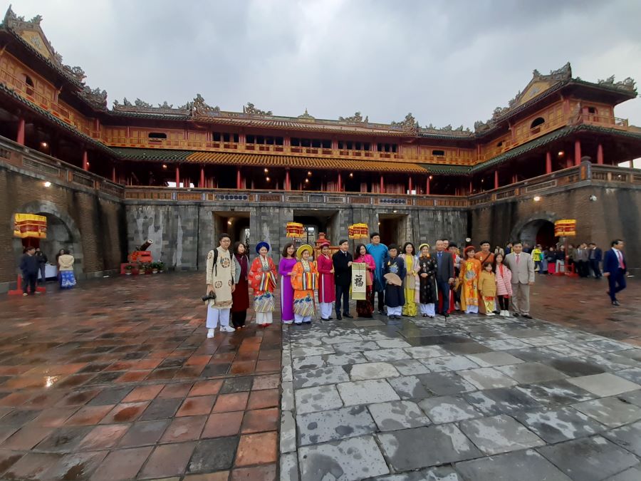 Cổng Ngọ Môn – Hoàng Thành Huế nơi vua Bảo Đại làm lễ thoái vị.