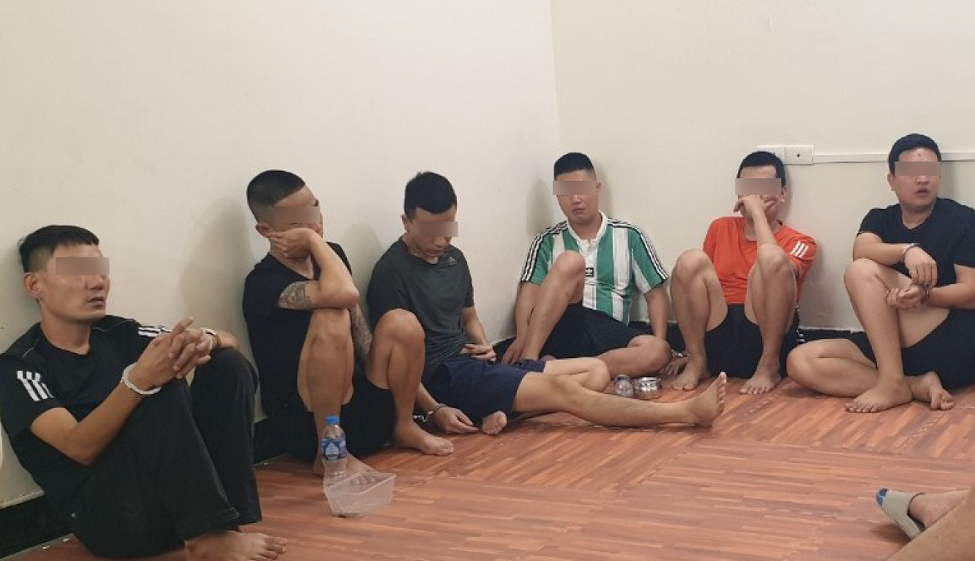 Các đối tượng bị bắt giữ về hành vi đánh bạc. Ảnh: Công an tỉnh Quảng Ninh