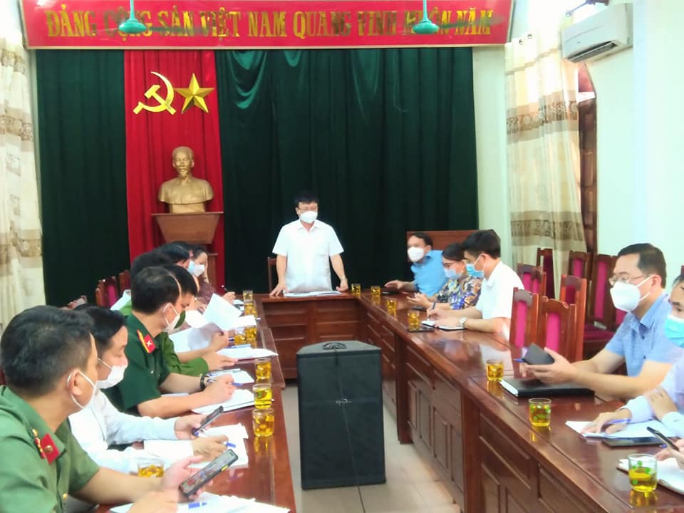 Phó Chủ tịch UBND tỉnh Bùi Đình Long quyết định thực hiện cách ly xã hội theo Chỉ thị 16 đối với thị xã Cửa Lò để phòng, chống dịch Covid-19