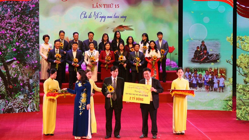 Agribank đồng hành cùng Quỹ Bảo trợ trẻ em Việt Nam tổ chức Chương trình Mùa Xuân cho em