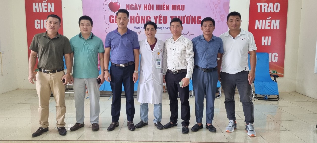 Các thành viên CLB đã hiến 30 đơn vị máu cho ngân hàng máu tỉnh Nghệ An