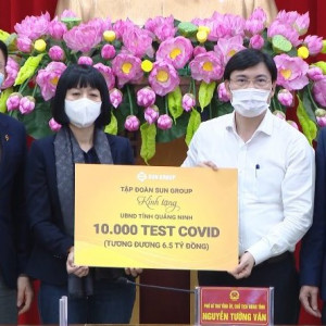 Sun Group trao tặng bộ test xét nghiệm Covid-19 trị giá 6,5 tỷ đồng cho Quảng Ninh