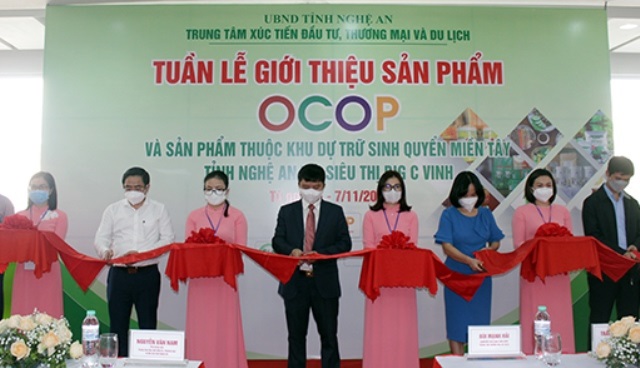 Khai mạc Tuần lễ giới thiệu sản phẩm OCOP và sản phẩm Khu dự trữ sinh quyển miền Tây tỉnh Nghệ An.