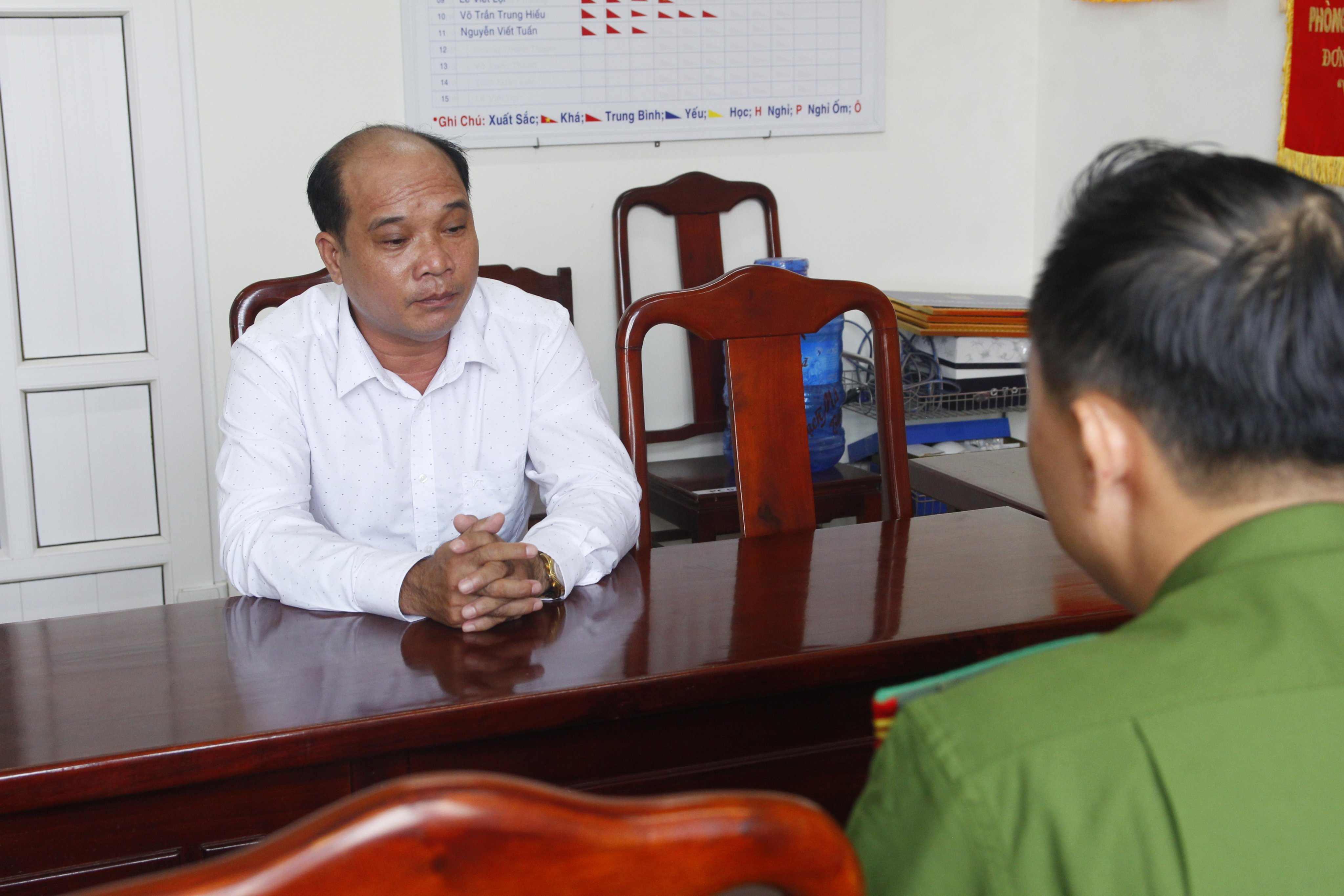 Công an tỉnh Thừa Thiên - Huế vừa ra quyết định khởi tố vụ án, khởi tố bị can, bắt tạm giam đối tượng Phan Văn Chinh về hành vi lừa đảo chiếm đoạt tài sản.