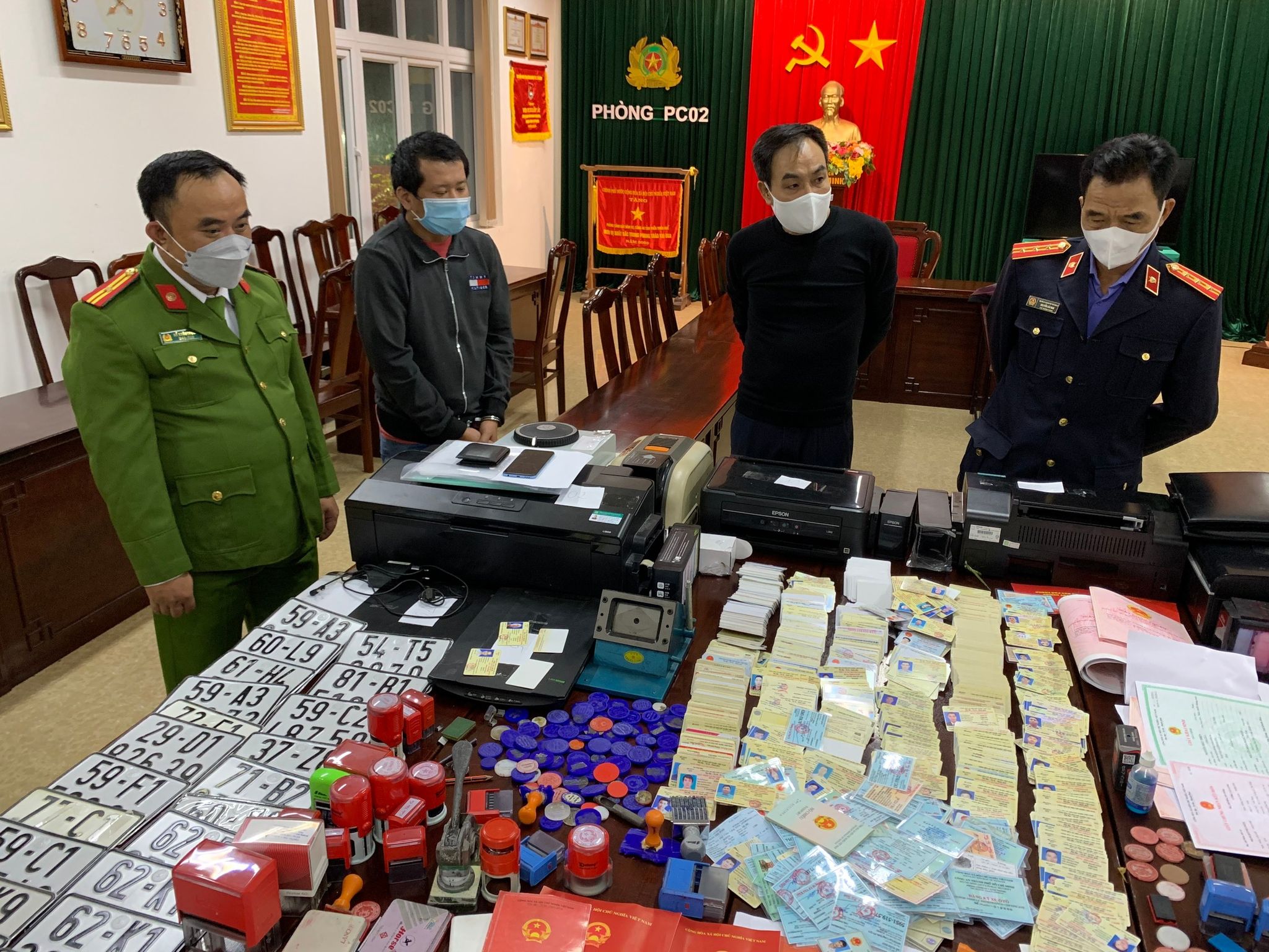 Công an tỉnh Thừa Thiên - Huế vừa phối hợp với các đơn vị triệt phá đường dây làm giả con dấu, tài liệu của cơ quan, tổ chức.