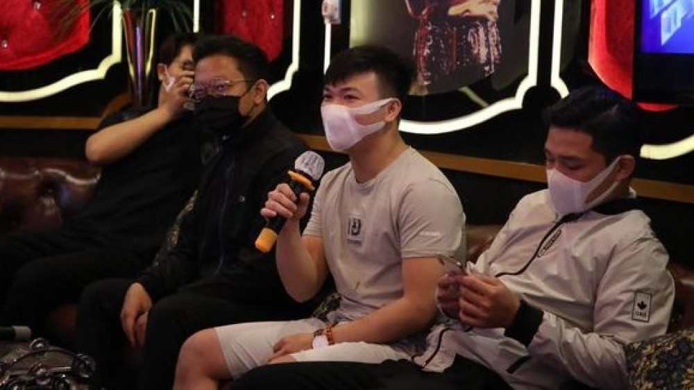 Các dịch vụ karaoke, bar, internet ở Nghệ An hoạt động trở lại