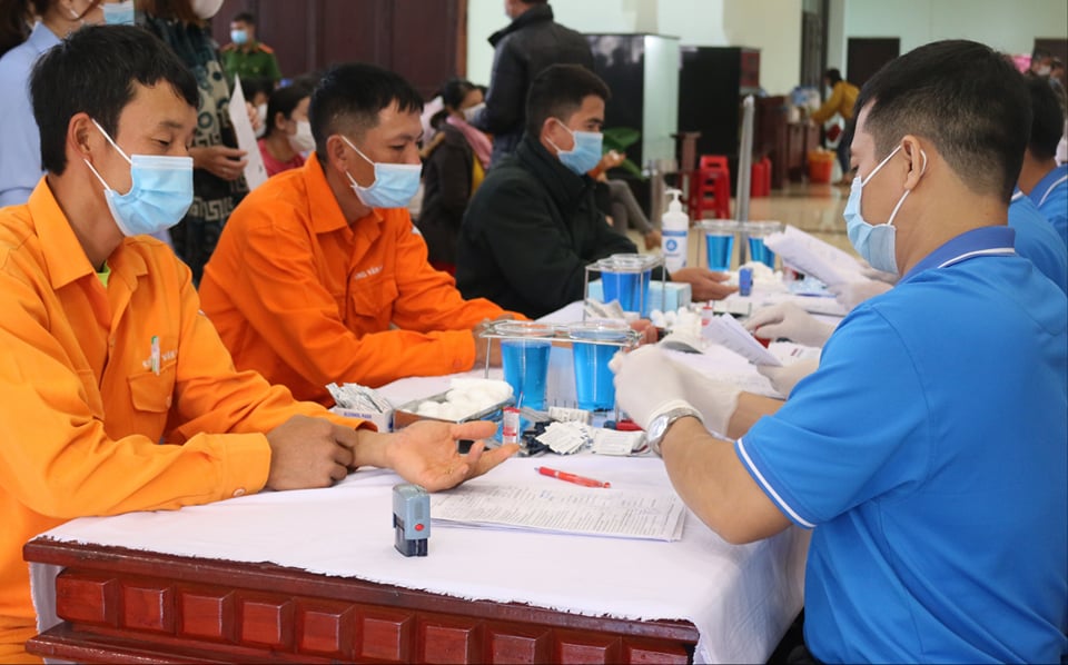 Hiến máu tình nguyện trở thành hoạt động thường niên của nhiều cán bộ, công nhân viên PC Đắk Nông.