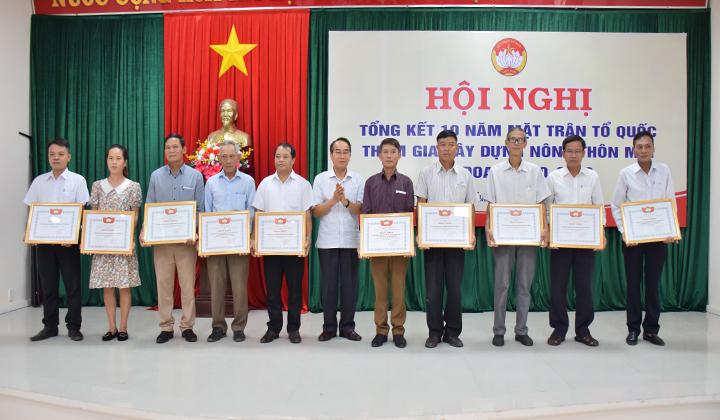 Ủy ban Mặt trận Tổ quốc Việt Nam tỉnh Thừa Thiên - Huế đã tổ chức Hội nghị tổng kết 10 năm Mặt trận tham gia xây dựng NTM.