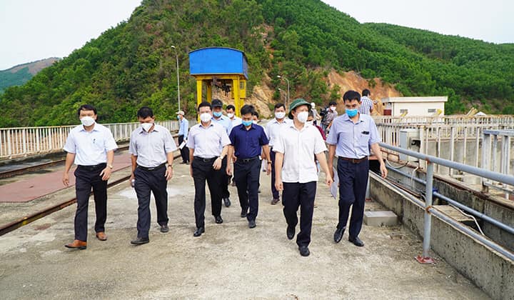Lãnh đạo tỉnh Thừa Thiên - Huế đi kiểm tra công tác đảm bảo an toàn đập, hồ chứa thủy lợi trước mùa mưa lũ năm 2021.