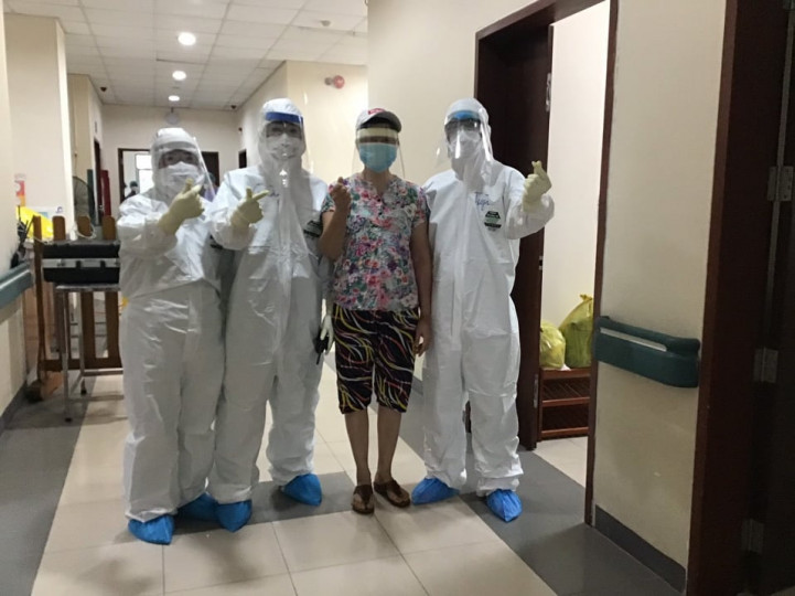 Các bệnh nhân Lào được đến điều trị tại Bệnh viện Trung ương Huế nhưng phải tuân thủ nghiêm ngặt các quy định chống dịch của chính phủ.