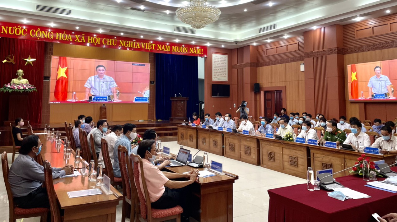 Quang cảnh sự kiện ký kết thỏa thuận hợp tác thúc đẩy chuyển đổi số tỉnh Quảng Nam giai đoạn 2021 – 2025 (ảnh CTV)