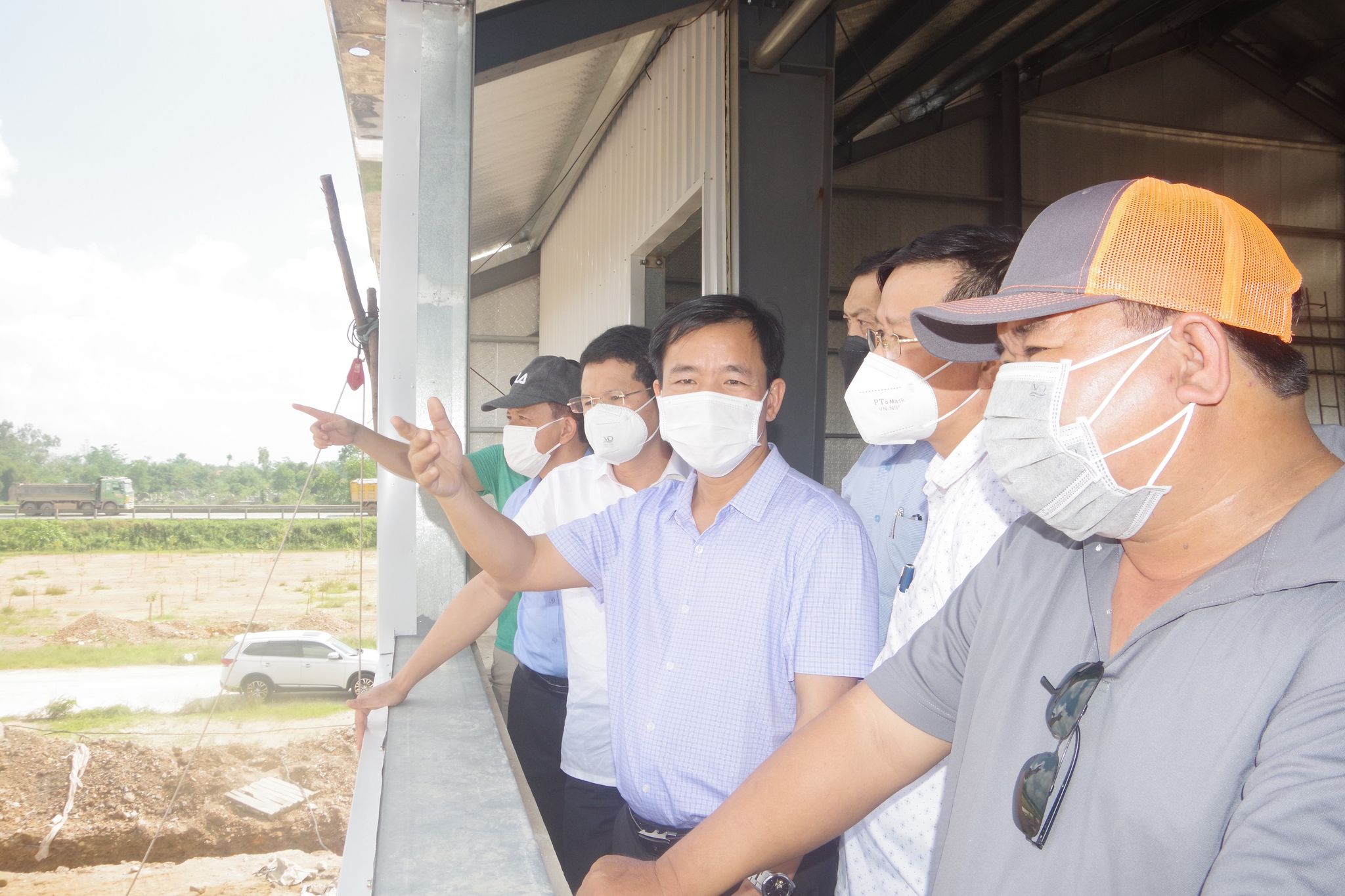 Đoàn công tác đi kiểm tra, khảo sát thực địa tại các cơ sở ở thị xã Hương Trà để sẵn sàng kích hoạt thành khu thu dung và điều trị F0 không triệu chứng hoặc triệu chứng nhẹ.