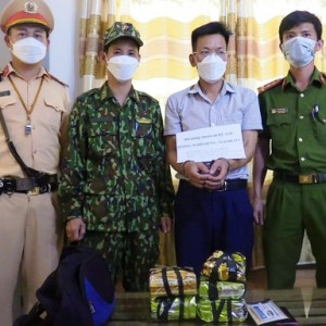 Giấu 5kg ma túy đá trong cốp xe ô tô chở từ Lào về Việt Nam tiêu thụ