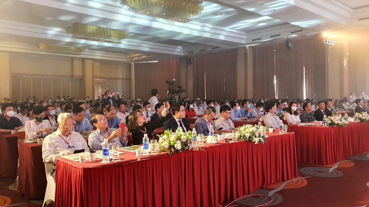 Các Đại biểu tham dự hội nghị Hội nghị xúc tiến đầu tư vào lĩnh vực nông nghiệp năm 2022 tại tỉnh Đắk Lắk