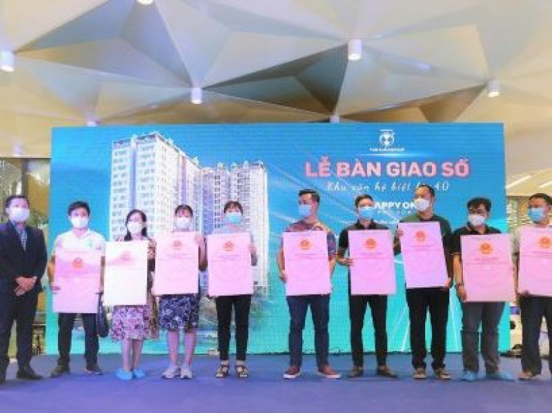 Vạn Xuân Group bàn giao sổ đợt 1 cho cư dân Happy One - Phú Hòa 