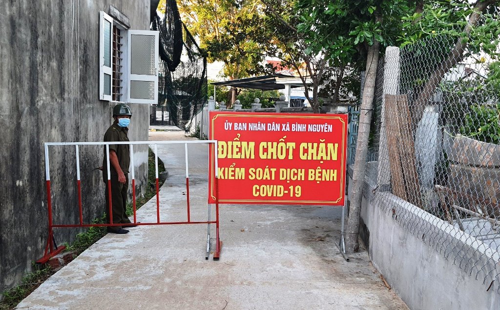 Phong tỏa khu vực có bệnh nhân COVID-19 tại xã Bình Nguyên, huyện Thăng Bình, Quảng Nam (ảnh CTV).