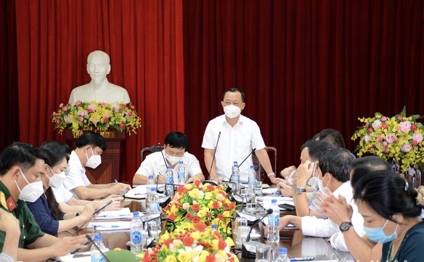 Ban Chỉ đạo Phòng, chống dịch Covid-19 tỉnh Nghệ An họp khẩn cùng thành phố Vinh.