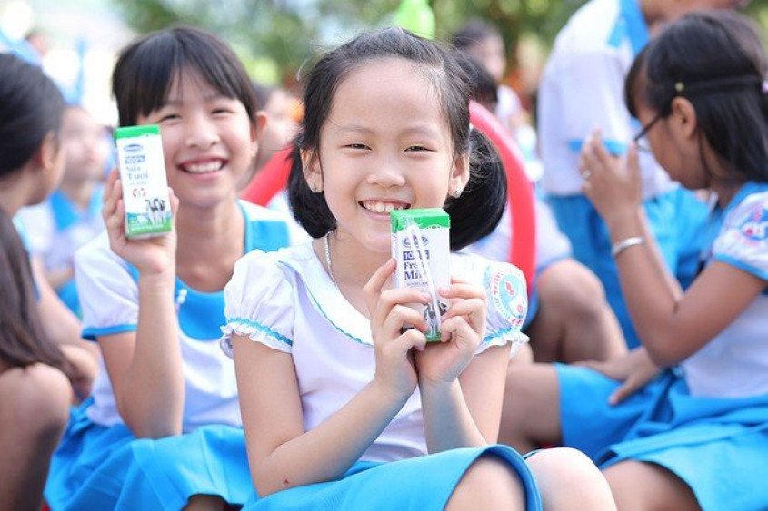 34.000 trẻ em Quảng Nam đón nhận niềm vui uống sữa từ Vinamilk 