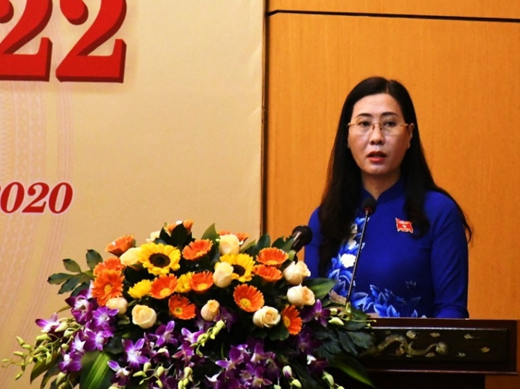 Bà Bùi Thị Quỳnh Vân, Ủy viên dự khuyết Trung ương Đảng, Bí thư tỉnh ủy, Chủ tịch HĐND tỉnh Quảng Ngãi phát biểu khai mạc kỳ họp.