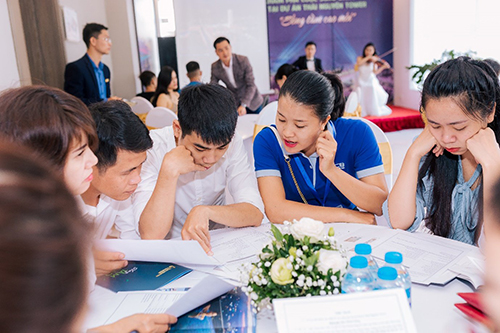Nhiều khách hàng đã tới tham gia sự kiện “Khám phá không gian sống đẳng cấp dự án Thái Nguyên Tower”, ngày 21/11
