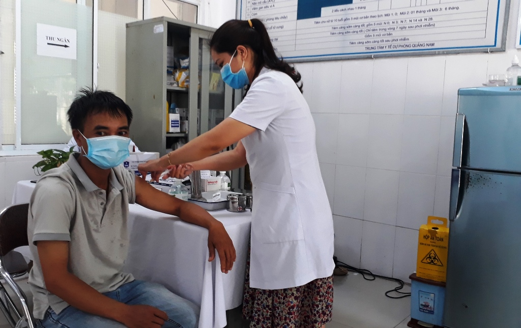Quảng Nam có số người được tiêm vắc xin phòng Covid-19 còn thấp