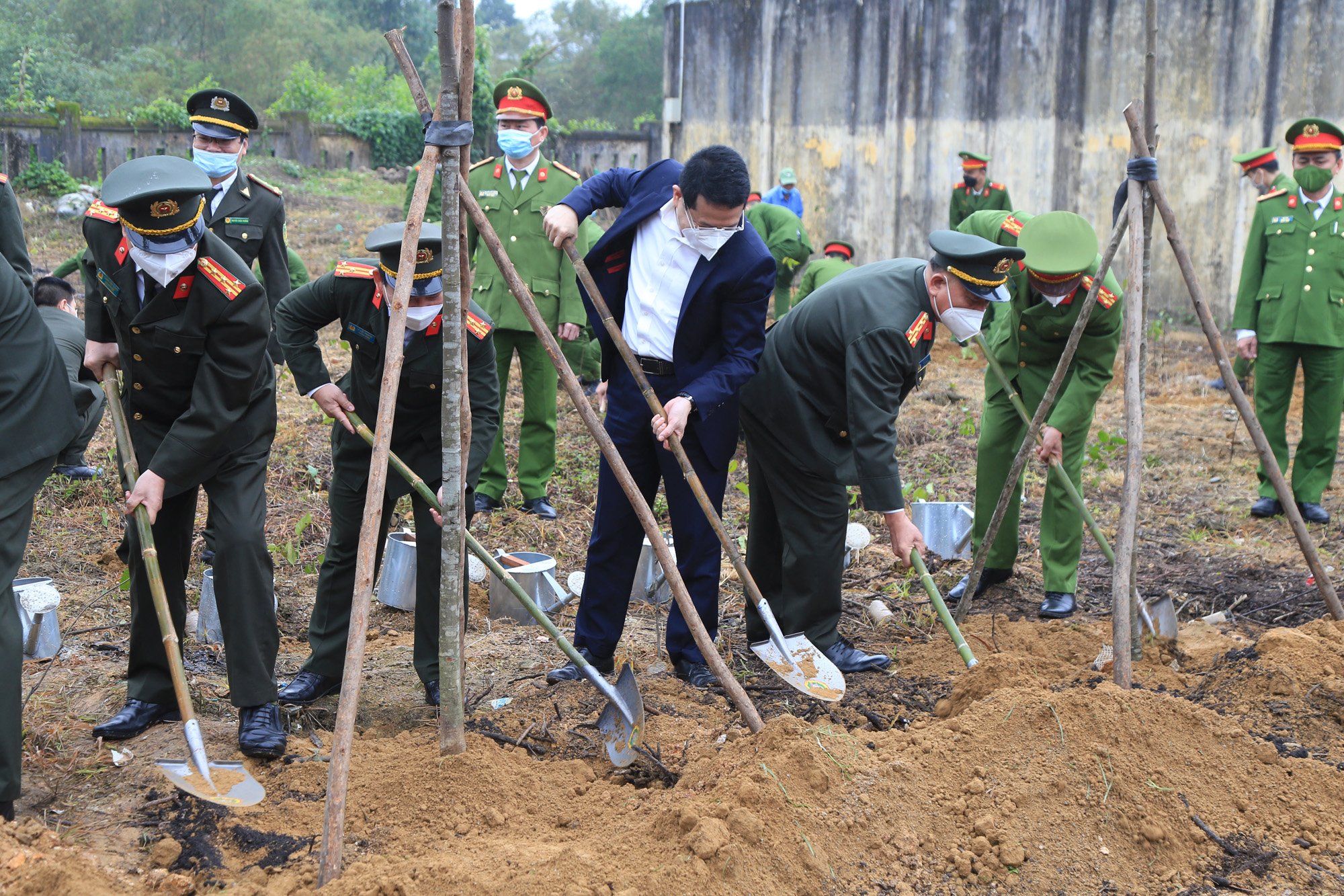Lãnh đạo tỉnh Thừa Thiên - Huế tham dự “Tết trồng cây xuân Nhâm Dần năm 2022”.