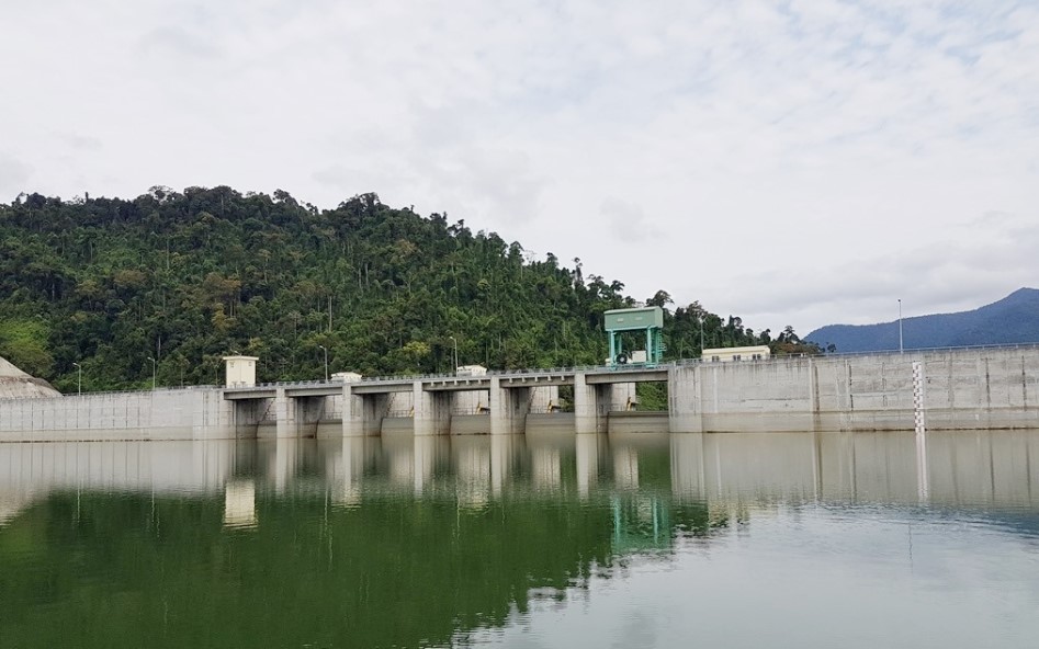 Sông Bung 4 vận hành xả nước về hạ du để bảo đảm duy trì dòng chảy tối thiểu sau đập theo quy định