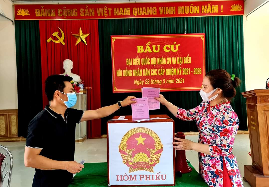 Hơn 2 triệu cử tri Nghệ An nô nức đi bầu cử