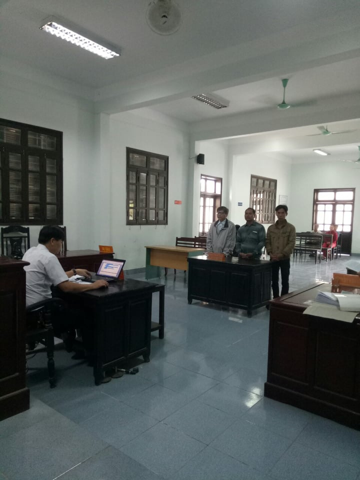 TAND thị xã Hương Trà xử phạt 03 đối tượng phá rừng tái sinh tại địa phận phường Hương Vân.