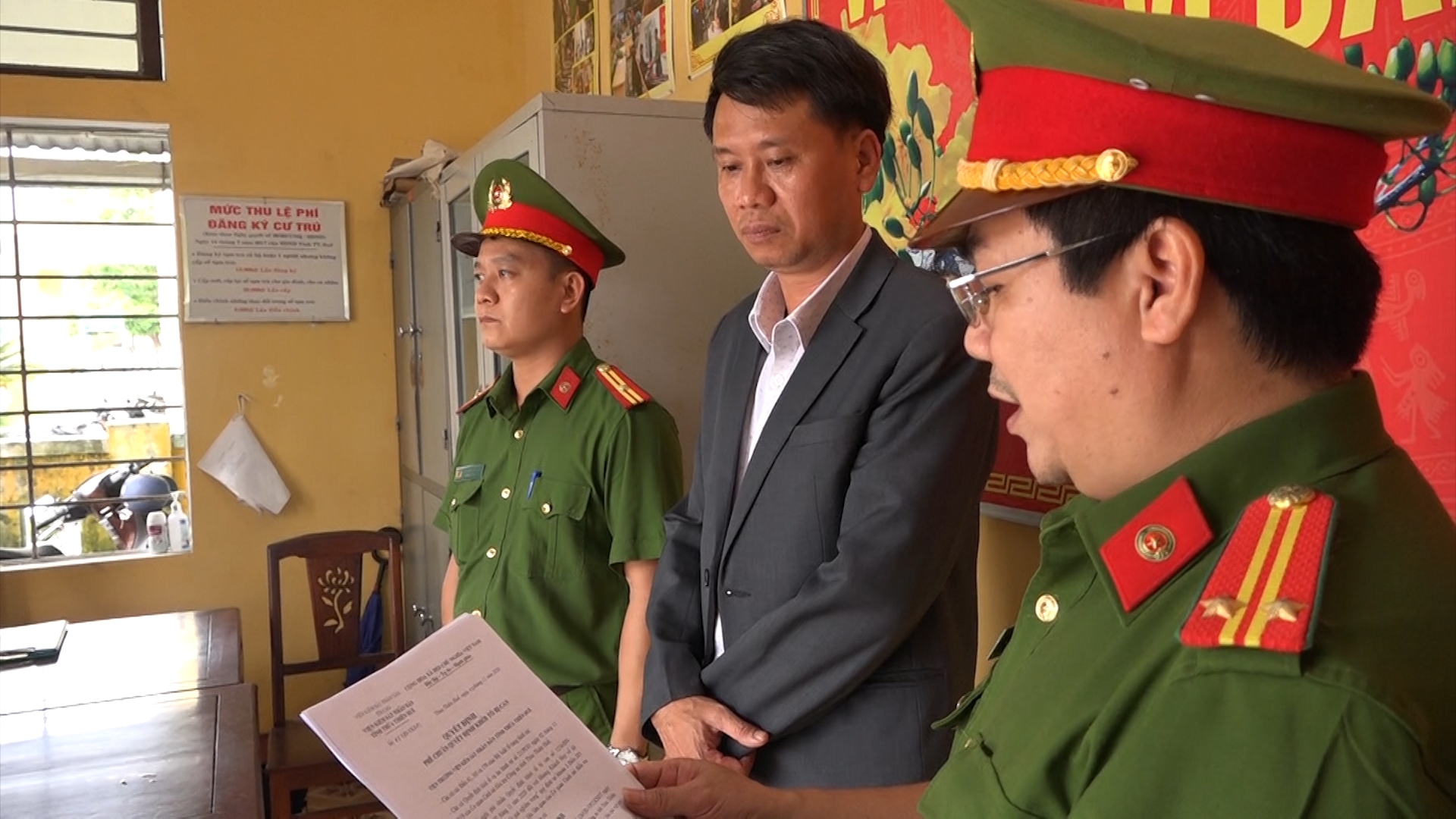 Cơ quan Cảnh sát điều tra Công an tỉnh Thừa Thiên - Huế ra quyết định khởi tố bị can, bắt tạm giam đối tượng Hoàng Khánh Huy.