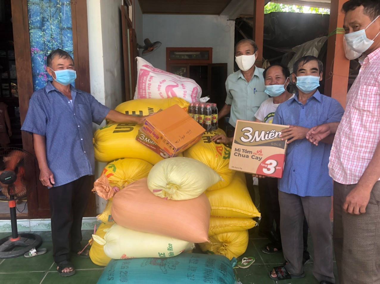 Hội nông dân tỉnh Thừa Thiên - Huế vận động kêu gọi ủng hộ người dân tại TP. Hồ Chí Minh và các tỉnh phía Nam bị ảnh hưởng bởi dịch bệnh.
