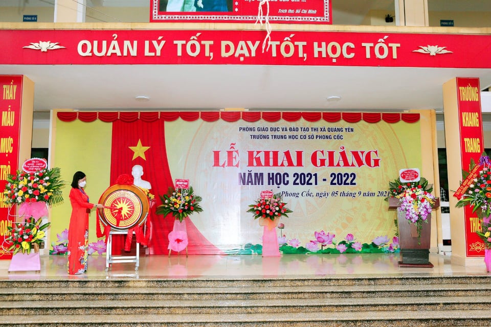 Tiếng trống trường vang lên, bắt đầu năm học mới 2021-2022.