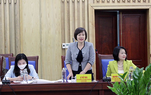 Bà Lê Việt Nga - Phó Vụ trưởng Vụ Thị trường trong nước - Bộ Công thương phát biểu tại buổi làm việc