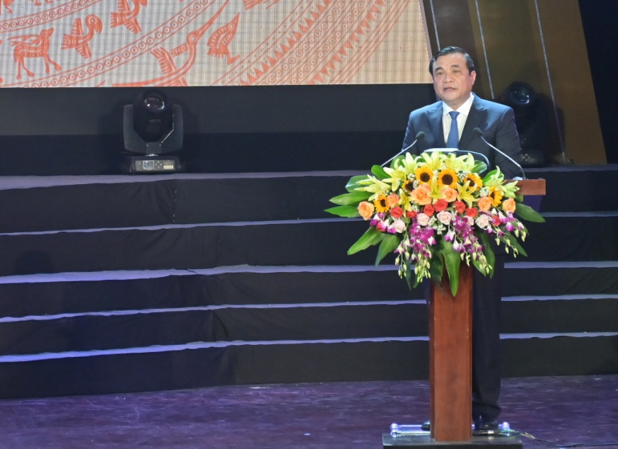 Ông Phan Việt Cường, Bí thư Tỉnh ủy Quảng Nam đọc diễn văn lễ kỷ niệm.