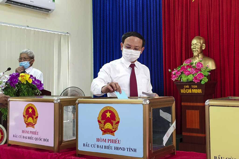  Ông Nguyễn Xuân Ký - Bí thư Tỉnh uỷ Quảng Ninh bỏ phiếu tại TP Hạ Long