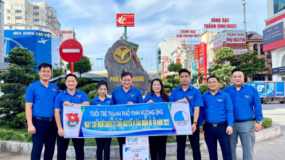 Nghệ An: Sôi nổi các hoạt động ngày cao điểm chiến sỹ tình nguyện vì đô thị văn minh