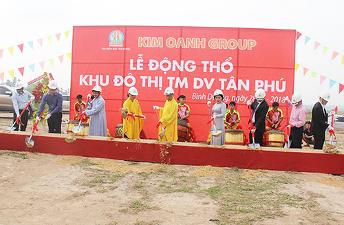 Kim Oanh Group đã tổ chức lễ động thổ xây dựng dự án Khu đô thị Tân Phú trên diện tích 43ha đất công được chuyển nhượng từ TCT Bình Dương với giá bèo