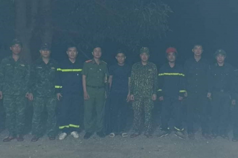 Sau hơn 10 giờ tìm kiếm, lực lượng cứu hộ đã tìm thấy em Võ Tấn Tài.