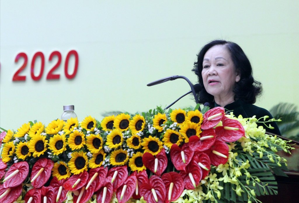 Bà Trương Thị Mai, Uỷ viên Bộ Chính trị, Bí thư Trung ương Đảng, Trưởng Ban Dân vận Trung ương phát biểu tại Đại hội