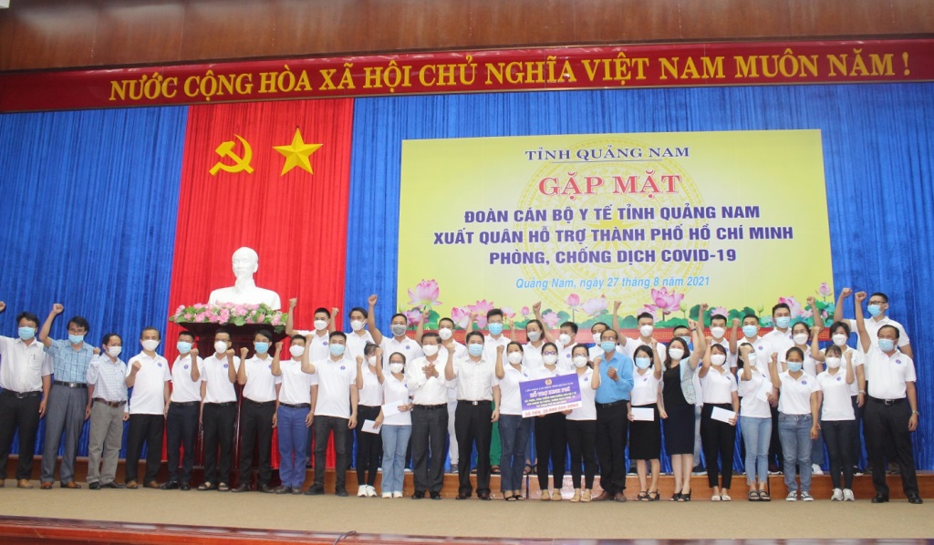 30 y bác sĩ Quảng Nam tình nguyện lên đường vào TP HCM chống dịch.