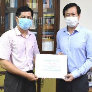 NHCSXH TP Đà Nẵng tặng quà các lực lượng tuyến đầu phòng, chống dịch