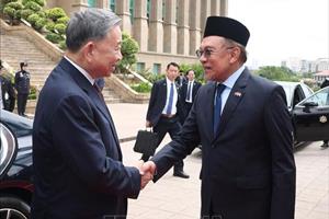 Thủ tướng Malaysia Anwar Ibrahim chủ trì lễ đón Tổng Bí thư Tô Lâm