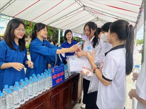Gần 1.500 tình nguyện viên tiếp sức kỳ thi tốt nghiệp THPT ở Hà Tĩnh