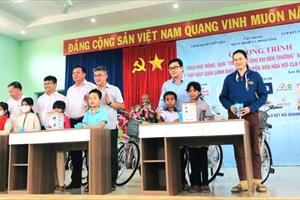 Tiếp sức cho học sinh miền núi đến trường