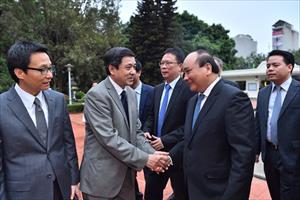 Thủ tướng: Không để trí tuệ và nền khoa học Việt Nam thua kém trên sân nhà