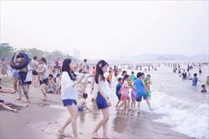 Nghệ An: Chất lượng môi trường nước biển đạt yêu cầu trong mùa du lịch năm 2024